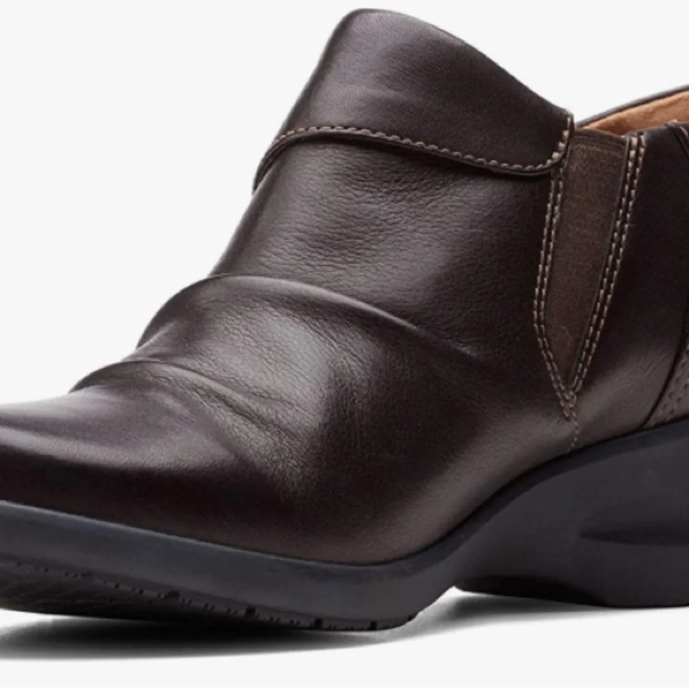 Clarks Women's Rosely Lo - Dark Brown Leather, Size 7.5 M